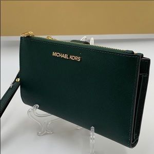 Michael Kors Jet Travel Wallet